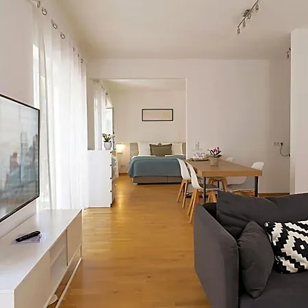 Victoria City And Koe Apartments Апарт-отель 4*