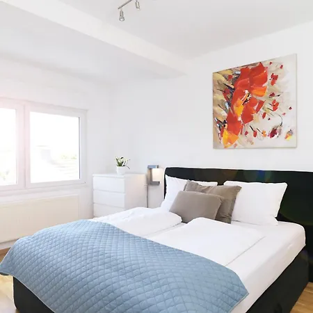 Victoria Apartments 3*